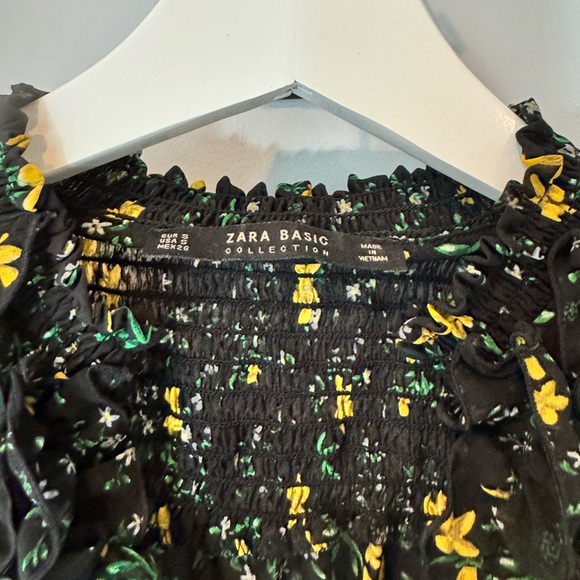 Zara black floral blouse - Picture 2 of 4